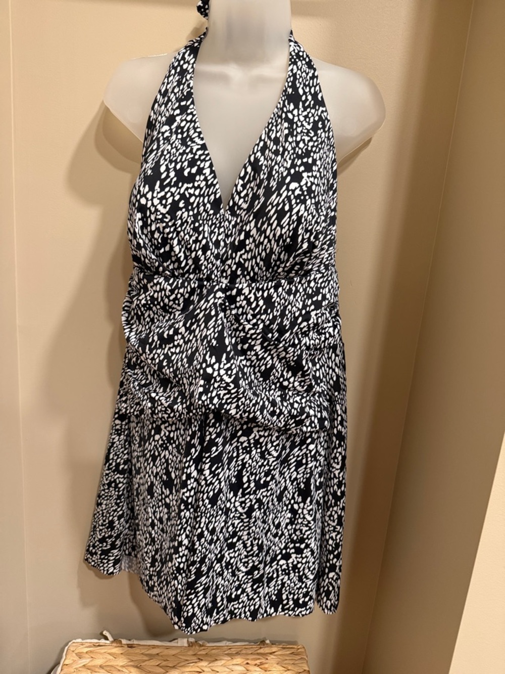 Swimsuits For All Black and White Halter One-Piece Swimdress